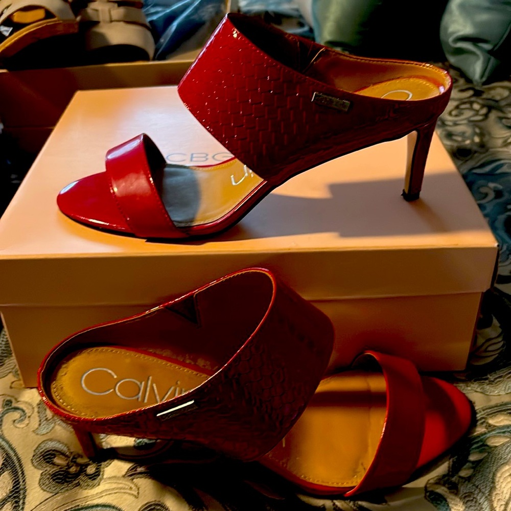 Calvin Klein Slides 
Worn twice